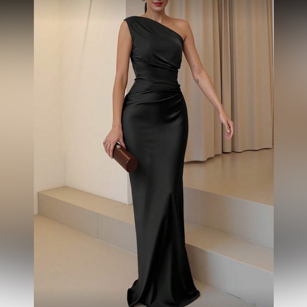 Luxe black one shoulder party formal evening gown dress